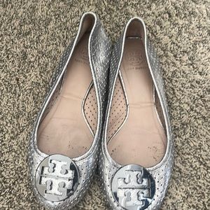 Tory Burch woman shoes silver in color in good condition